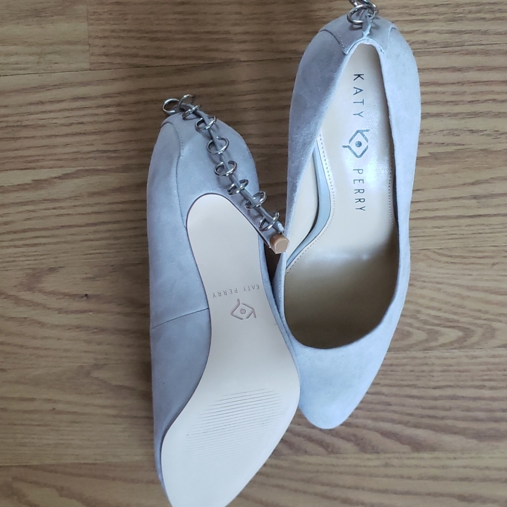 Katy Perry Pumps - Picture 4 of 6